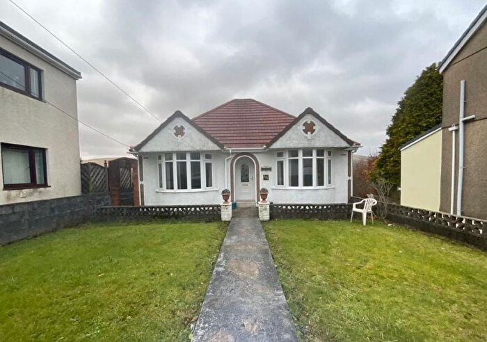 4 Bedroom Detached House For Sale In Heol Y Gors, Cwmgors, Ammanford, SA18