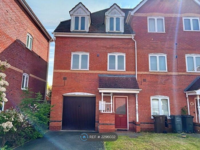 3 Bedroom Semi-Detached House To Rent In Peak View, Malvern, WR14