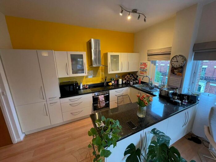 2 Bedroom Apartment To Rent In Canning Street, L8