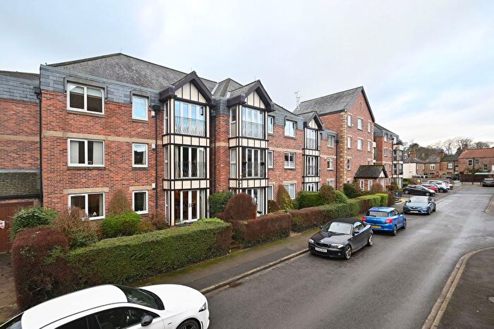 2 Bedroom Flat For Sale In Williamson Close, Ripon, HG4