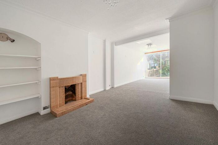 4 Bedroom Semi-Detached House To Rent In Alba Gardens, Golders Green, London, NW11