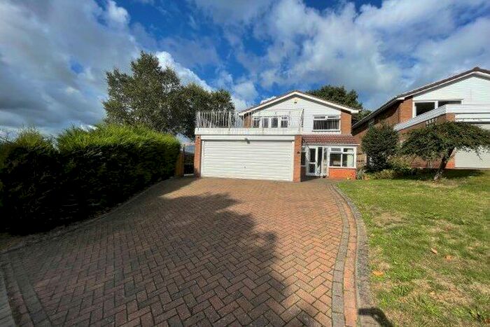 4 Bedroom Property To Rent In Cricklewood Drive, Halesowen, B62