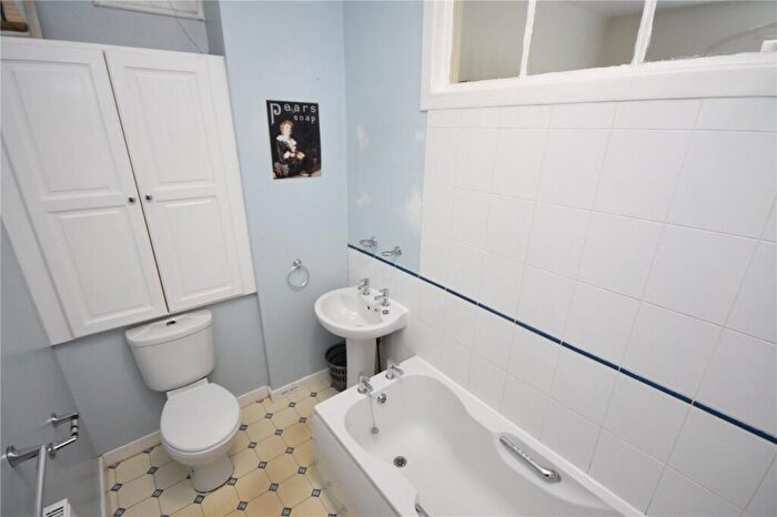 1 Bedroom Flat To Rent In Hartington Road, First Floor, West End, Aberdeen, AB10