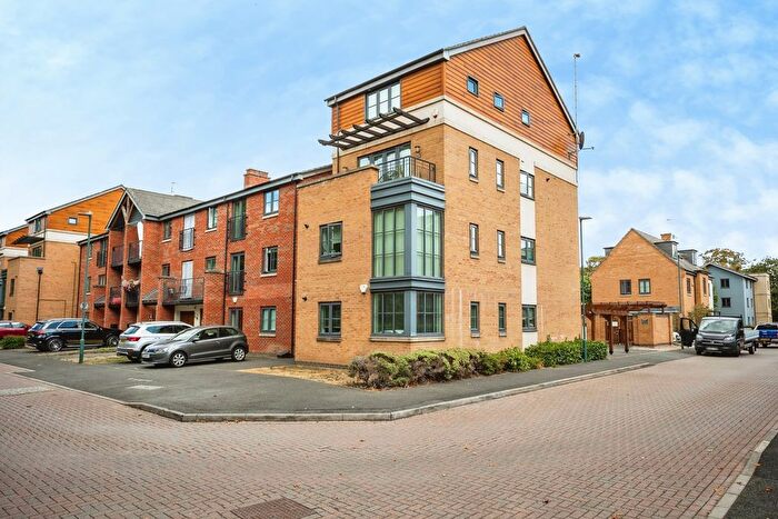 2 Bedroom Flat For Sale In Deane Road, Wilford, Nottinghamshire, NG11