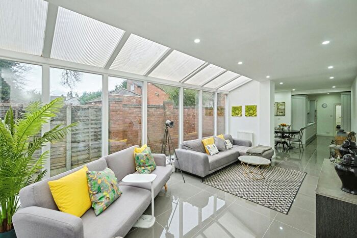 3 Bedroom Terraced House For Sale In Reservoir Retreat, Birmingham, B16