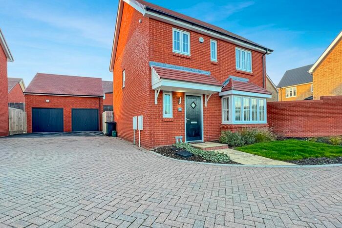 3 Bedroom Detached House For Sale In Hall Chase, Halstead, CO9
