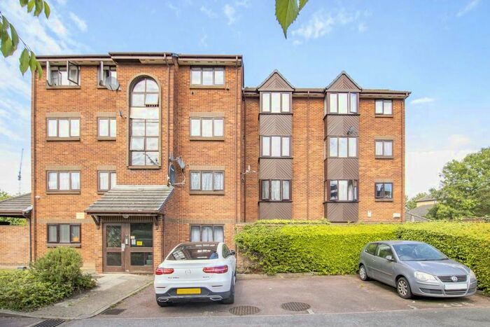 Studio To Rent In Cotton Avenue, London, W3