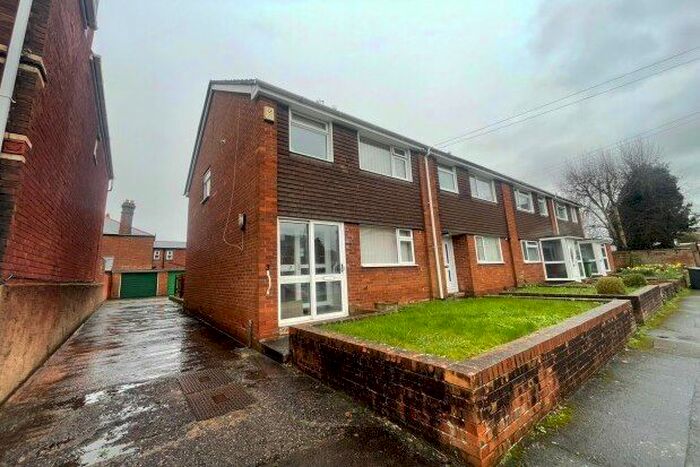 3 Bedroom Property To Rent In Princes Square, Exeter, EX2