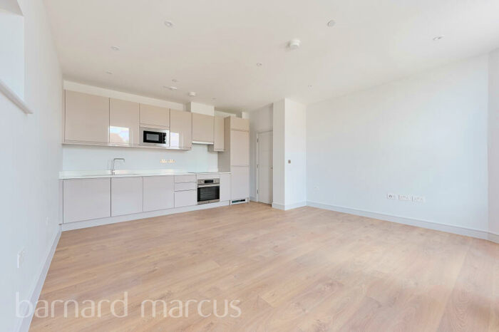 2 Bedroom Apartment To Rent In High Street, Sutton, SM1