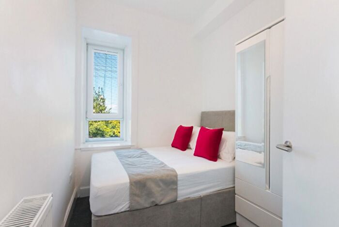 2 Bedroom Flat To Rent In Upper Grove Place, Fountainbridge, Edinburgh, EH3