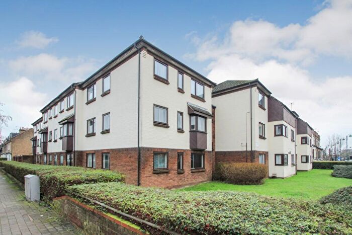 2 Bedroom Flat To Rent In Silks Court, High Road Leytonstone, Leytonstone, London, E11