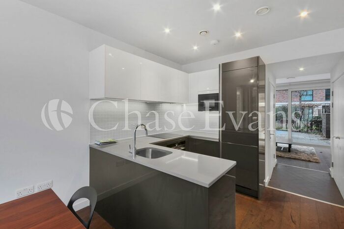 3 Bedroom Terraced House For Sale In Wansey Street, London, SE17
