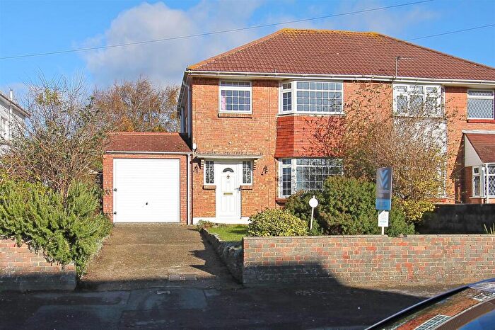 3 Bedroom House To Rent In Hillside Road, Poole, BH12