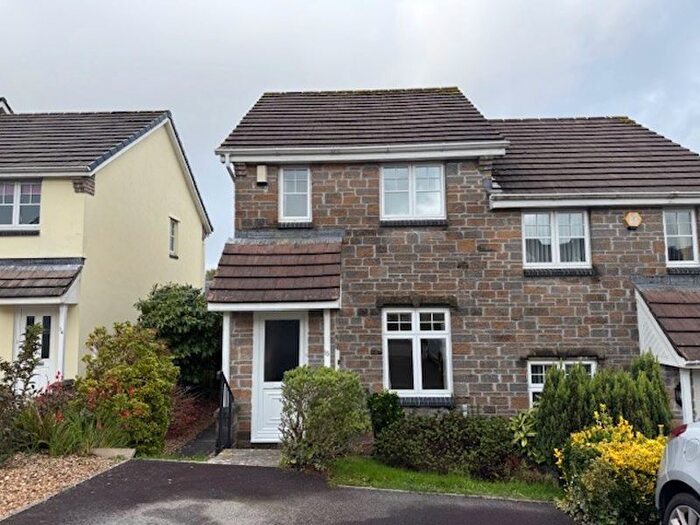 2 Bedroom Semi-Detached House To Rent In Park Fenton, Liskeard, PL14