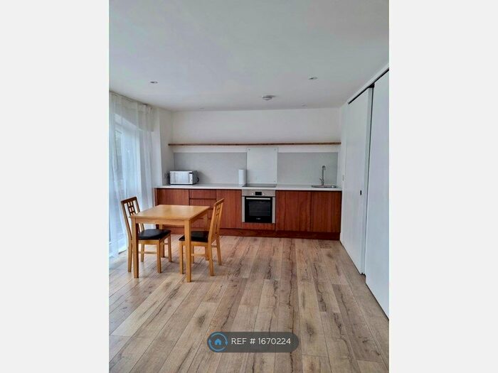 1 Bedroom Flat To Rent In Bath Court, London, EC1V
