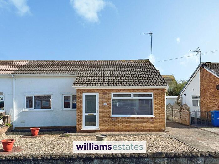3 Bedroom Semi-Detached Bungalow For Sale In Winchester Drive, Prestatyn, LL19