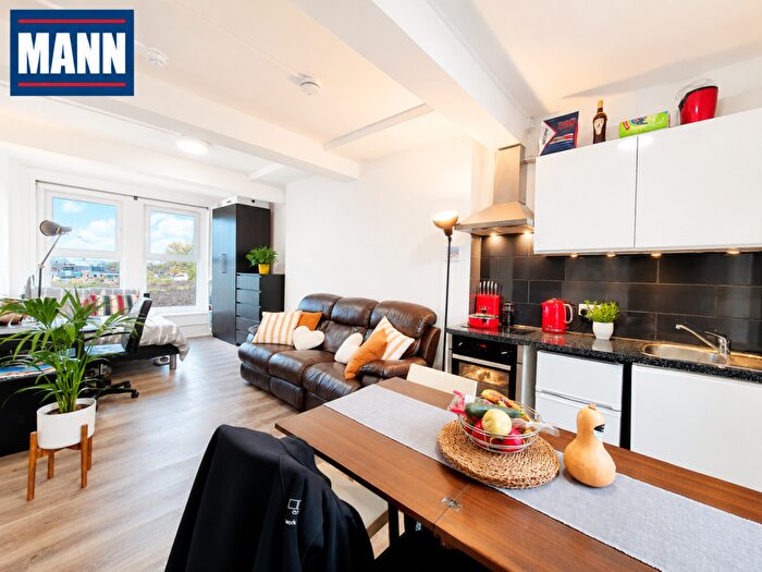 Flat To Rent In Warspite Rd, SE18
