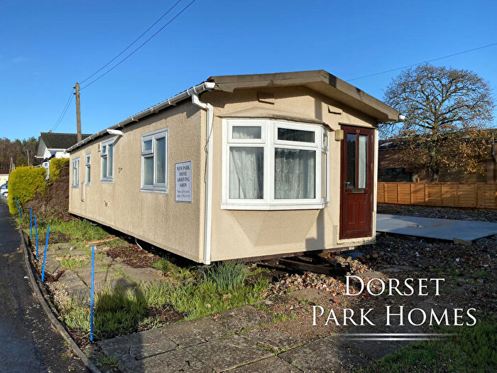 1 Bedroom Park Home For Sale In Holton Heath Park, Holton Heath, Wareham Road, Poole, Dorset, BH16