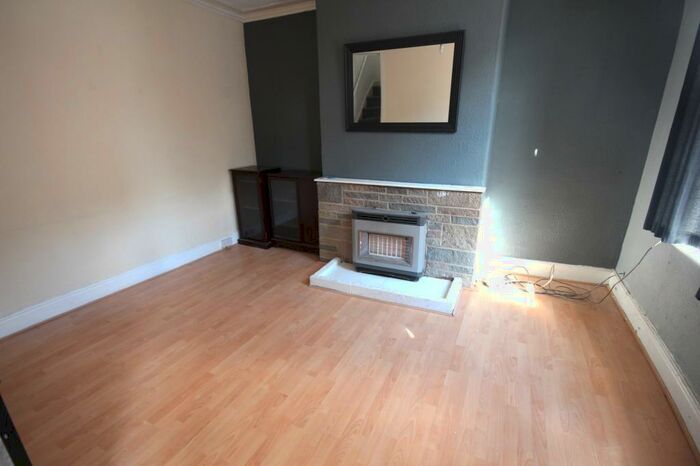1 Bedroom Terraced House To Rent In Cleveleys Terrace, Leeds, LS11