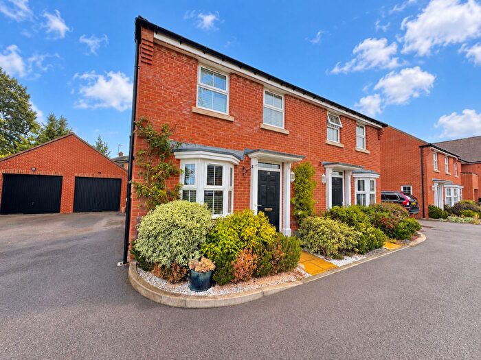 3 Bedroom Semi-Detached House For Sale In Hamble Rise, Swanmore, SO32