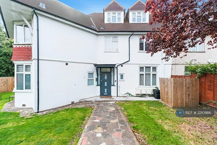 2 Bedroom Flat To Rent In Finchley Road, London, NW11