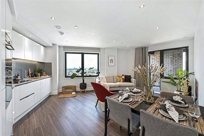 2 Bedroom Flat To Rent In Uncle Southall, Merrick Road, Southall, UB2