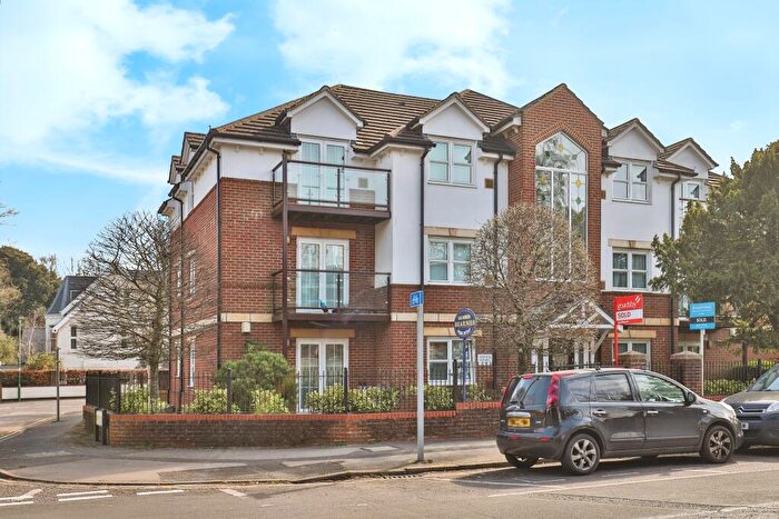 2 Bedroom Flat For Sale In Wimborne Road, Bournemouth Town Centre, Dorset, BH2