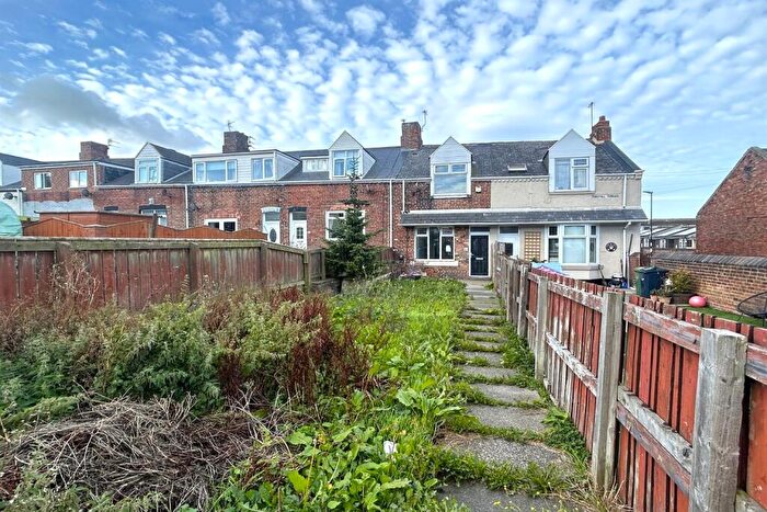 2 Bedroom End Of Terrace House For Sale In Tunstall Terrace, Sunderland, SR3