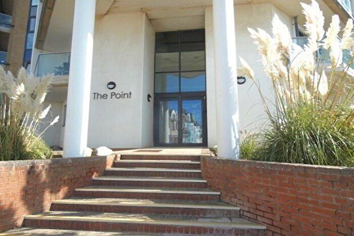 2 Bedroom Flat To Rent In Marina Close, Bournemouth, BH5