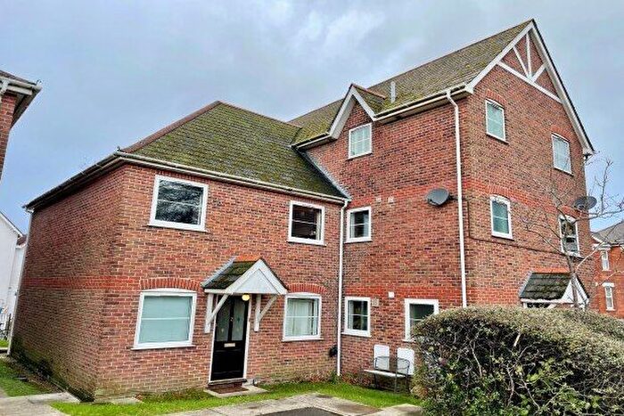 2 Bedroom Flat To Rent In Langley Road, Poole, BH14