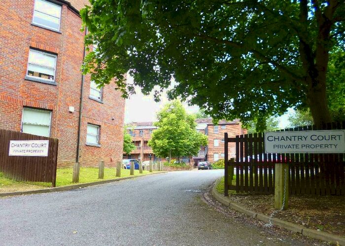 1 Bedroom Apartment To Rent In Chantry Court, Woods Avenue, AL10