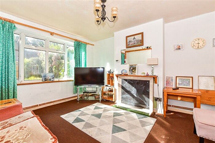 2 Bedroom Maisonette For Sale In Bramley Drive, Cranbrook, Kent, TN17