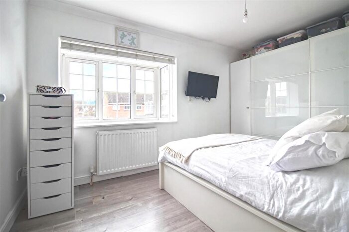2 Bedroom Terraced House For Sale In Beeston Drive, Cheshunt, EN8