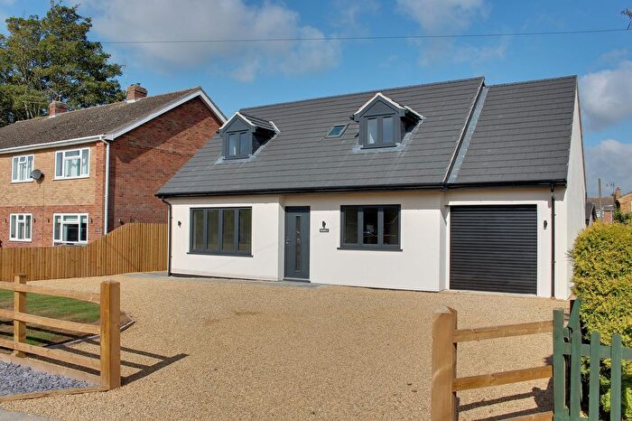 4 Bedroom Chalet For Sale In High Road, Wisbech St. Mary, PE13
