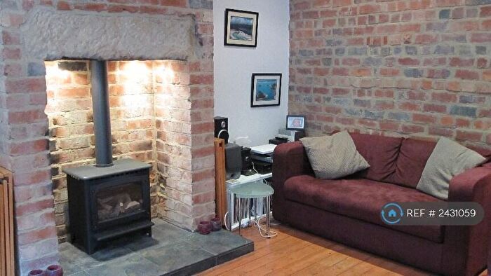 2 Bedroom Terraced House To Rent In Glebe Ave, Leeds, LS5