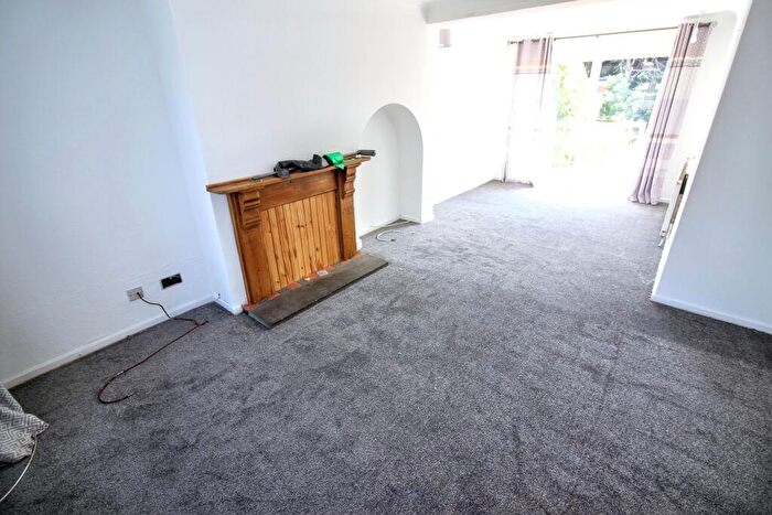 4 Bedroom Semi-Detached House To Rent In Sparrows Herne, Basildon, SS16