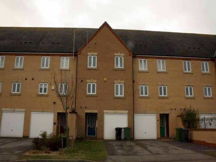 4 Bedroom Terraced House To Rent In Brook View, Grange Park, Northampton, NN4