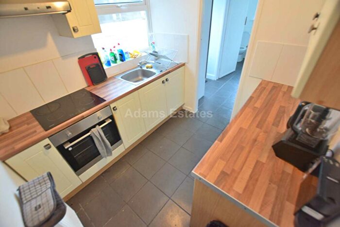 4 Bedroom Terraced House To Rent In Essex Street, Reading, RG2