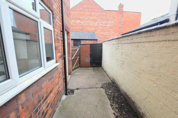 1 Bedroom Terraced House To Rent In Sibthorp Street - Student House Share - /, LN5