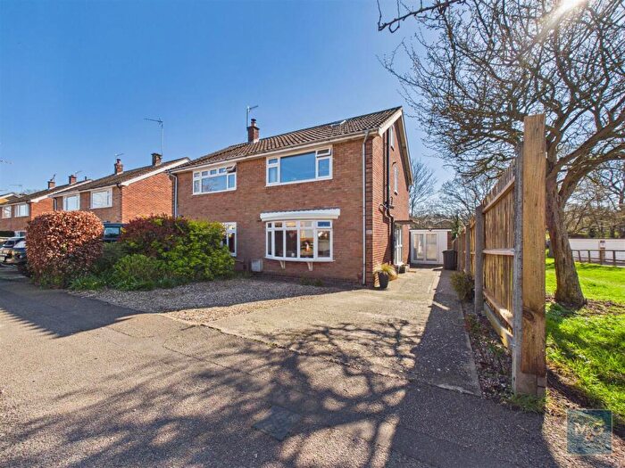 4 Bedroom Semi Detached House For Sale In Winthrop Road, Bury St Edmunds, IP33