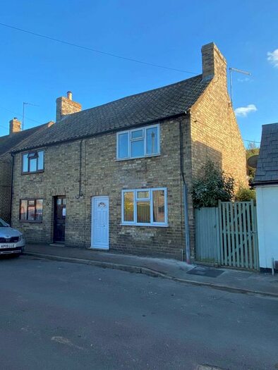 2 Bedroom Semi-Detached House To Rent In Pipers Lane, Godmanchester, PE29