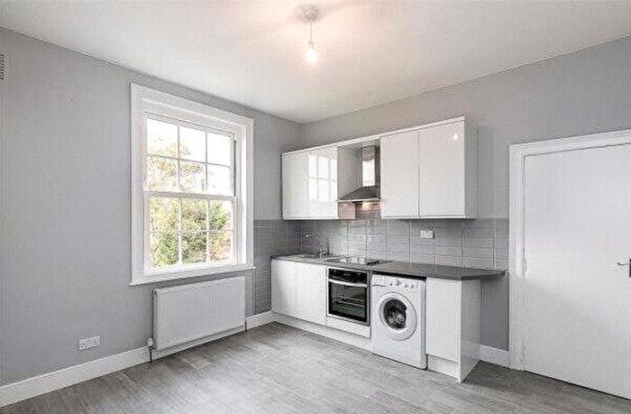 2 Bedroom End Of Terrace House To Rent In De Beauvoir Road, London, N1