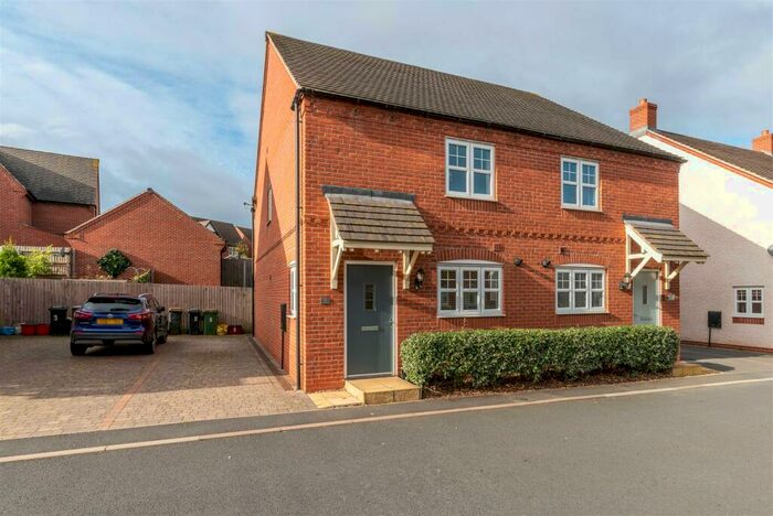 3 Bedroom Semi-Detached House To Rent In Argonaut Avenue, Castle Donington, DE74