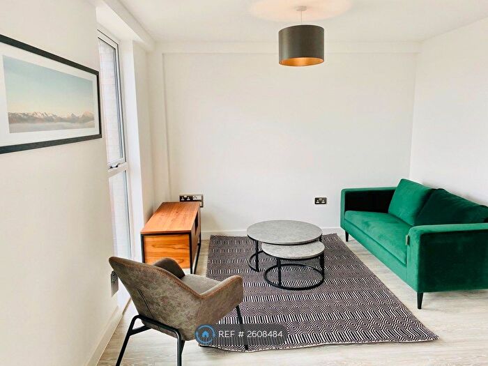 2 Bedroom Flat To Rent In Middlewood Plaza, Salford, M5