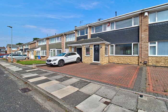 4 Bedroom Semi-Detached House For Sale In Crookham Way, Cramlington, NE23