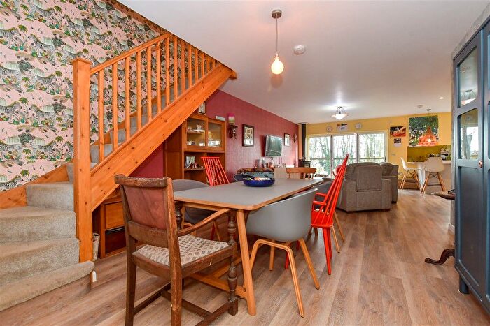 3 Bedroom Semi-Detached House For Sale In The Avenue, St. Margaret's At Cliffe, Kent, CT15