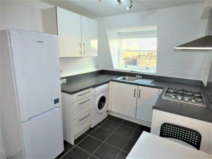 Flat To Rent In Lyal Road, London, E3