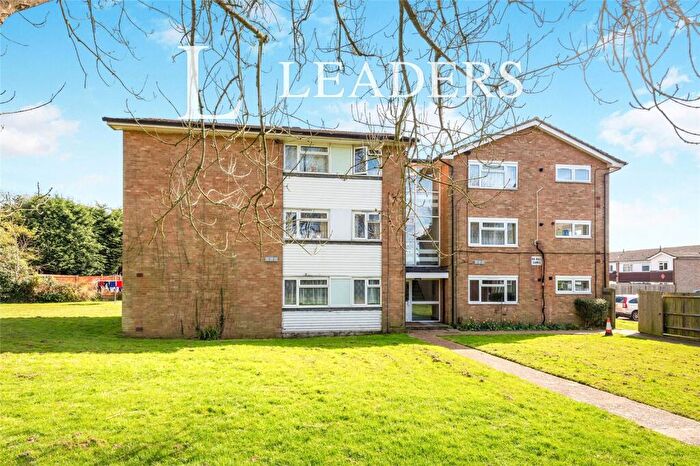 2 Bedroom Maisonette For Sale In Castle Close, Reigate, Surrey, RH2