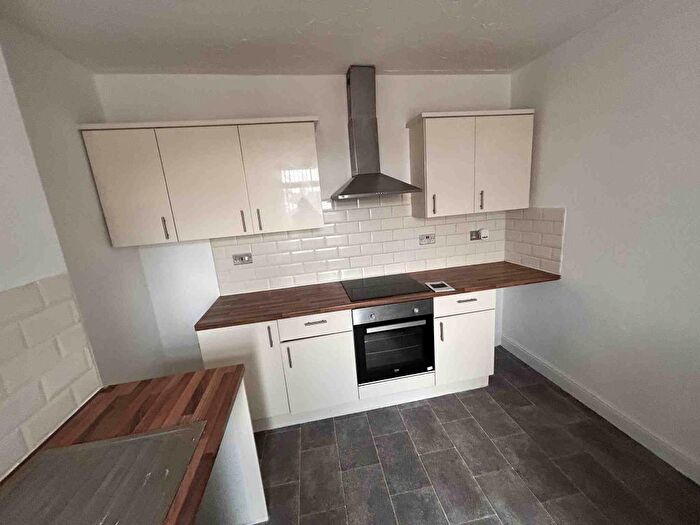 2 Bedroom Flat To Rent In West Hill Drive, Mansfield, NG18