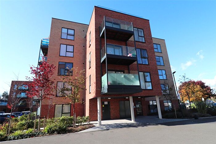 1 Bedroom Flat For Sale In Fairfax Drive, Westcliff On Sea, Essex, SS0